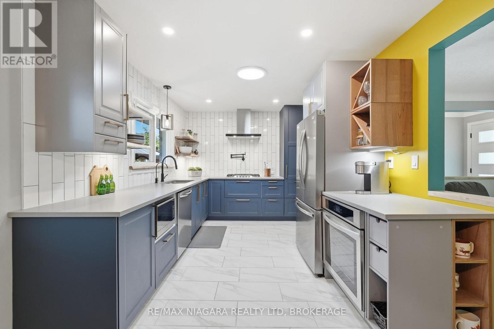 11 BRUCEDALE AVENUE - 8
