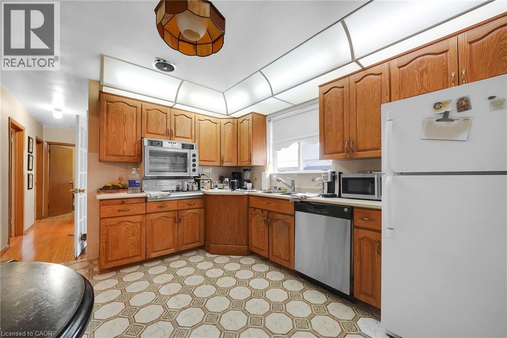 22 HAMPTONBROOK Drive - 11