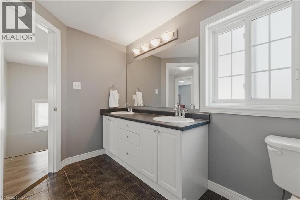 113 HOLLYRIDGE Crescent - 22
