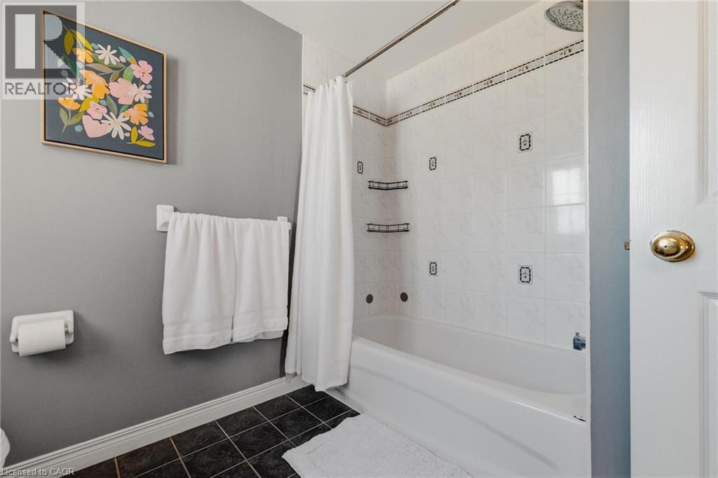 113 HOLLYRIDGE Crescent, Kitchener, Ontario, N2N3N5 — Photo 13
