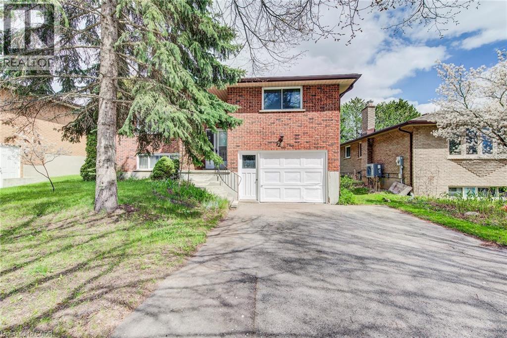 28 WORDSWORTH Place, Kitchener, Ontario, N2B3L1 — Photo 2