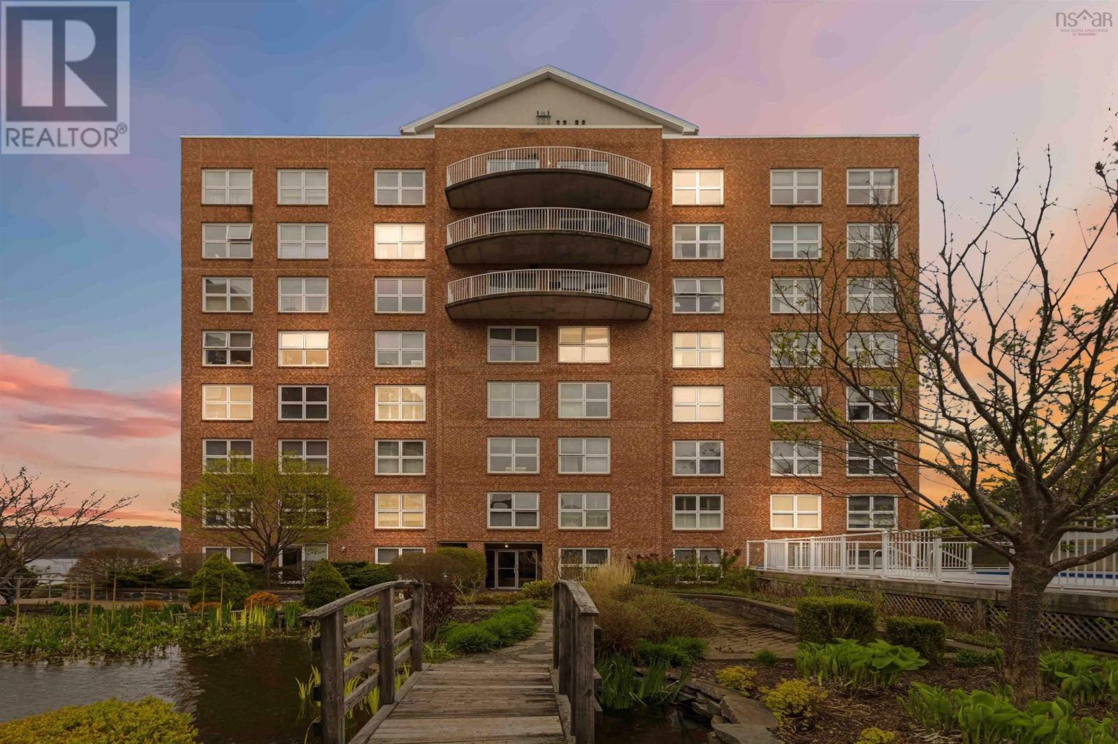 Property photo of 802 99 Waterfront Drive