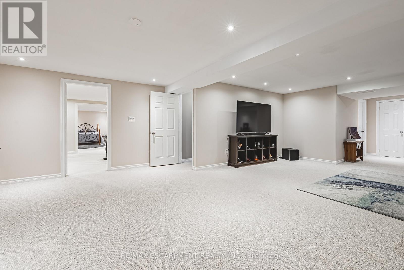 2178 BERWICK DRIVE - 28