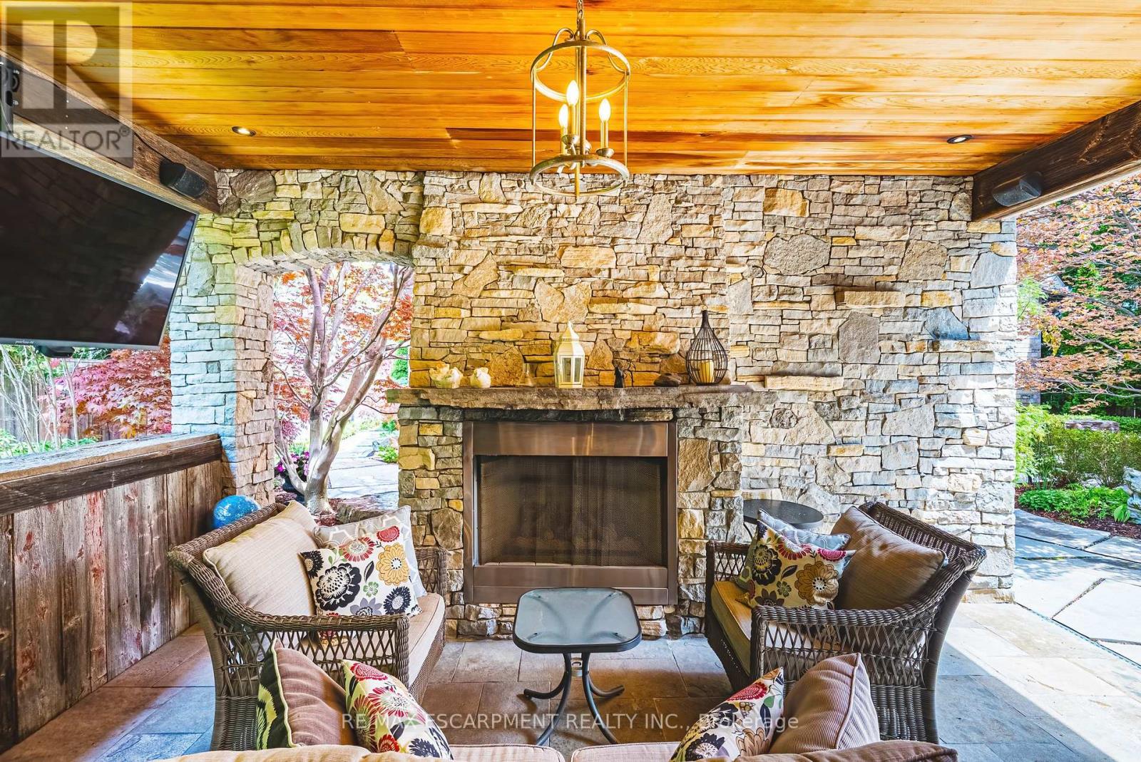 2178 BERWICK DRIVE - 44