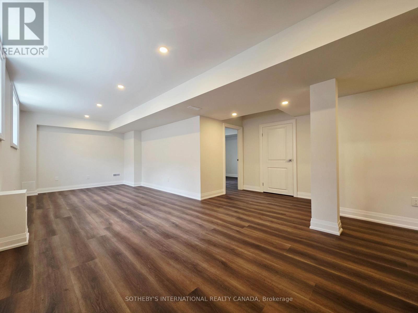 516 MARKAY COMMON - 15