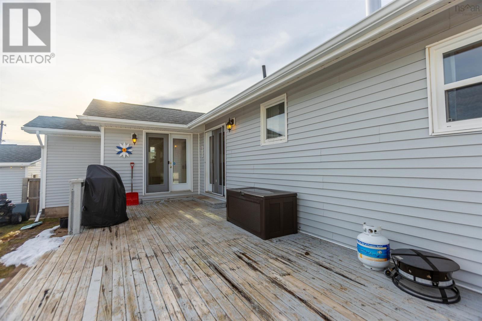 3 Gilroy Street - 40