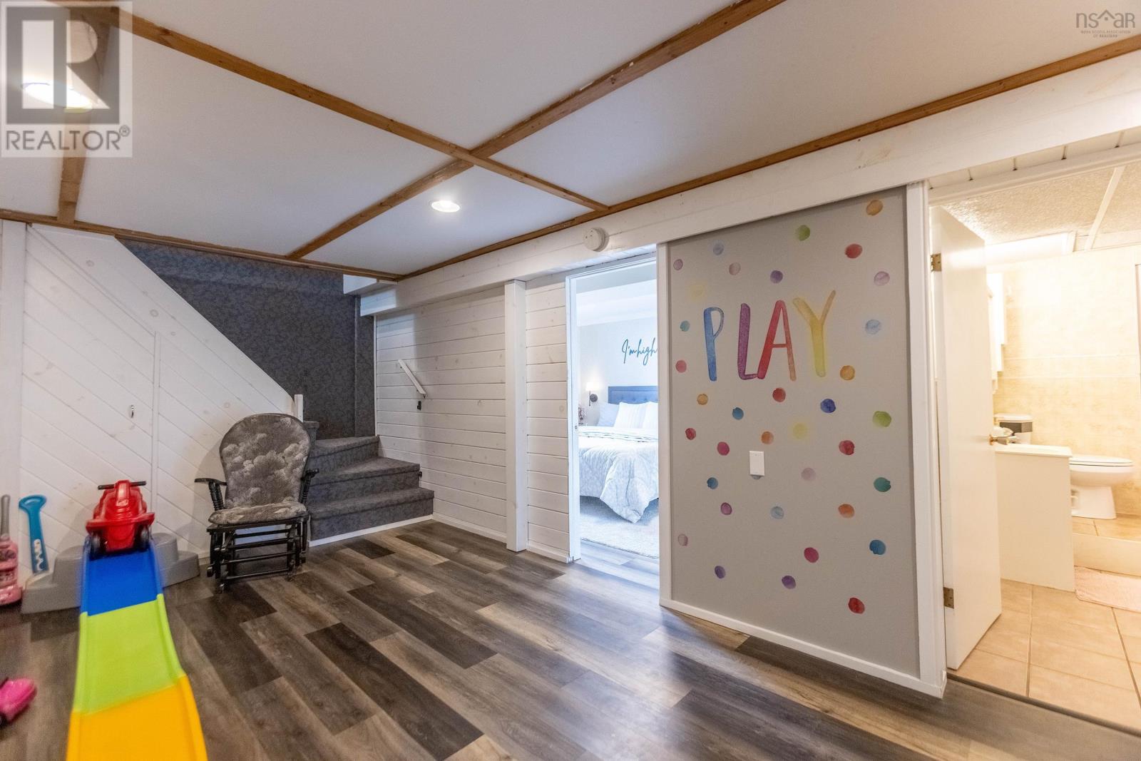 3 Gilroy Street - 29