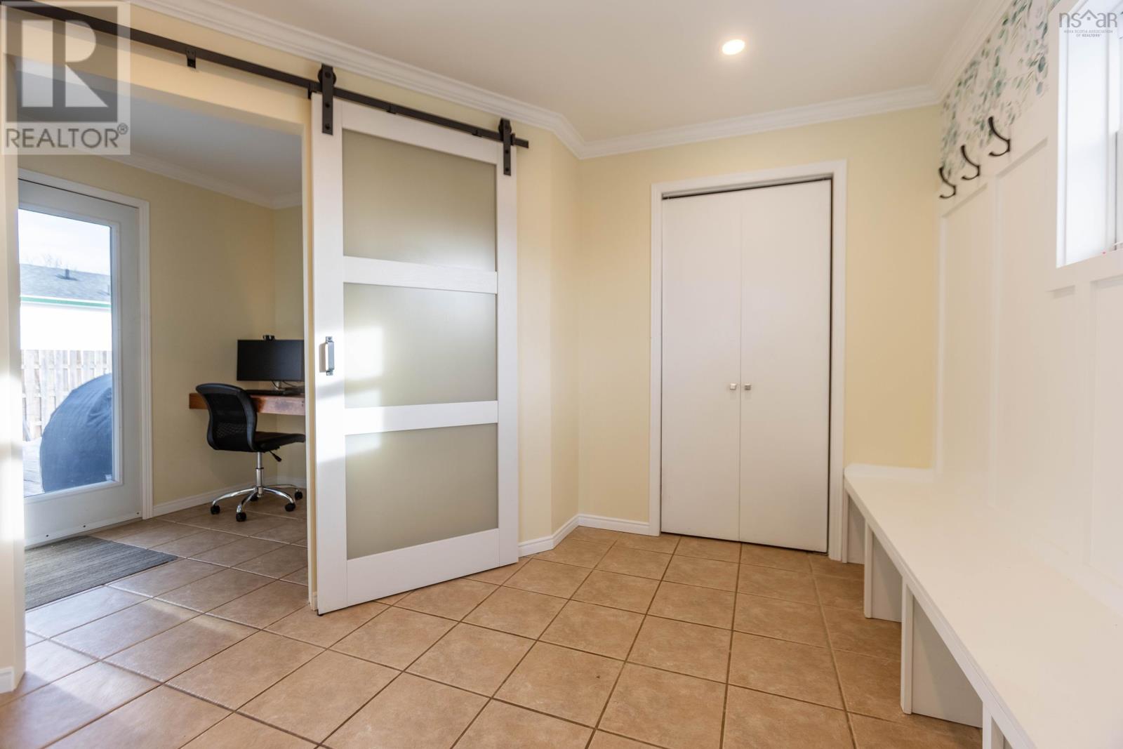 3 Gilroy Street - 6