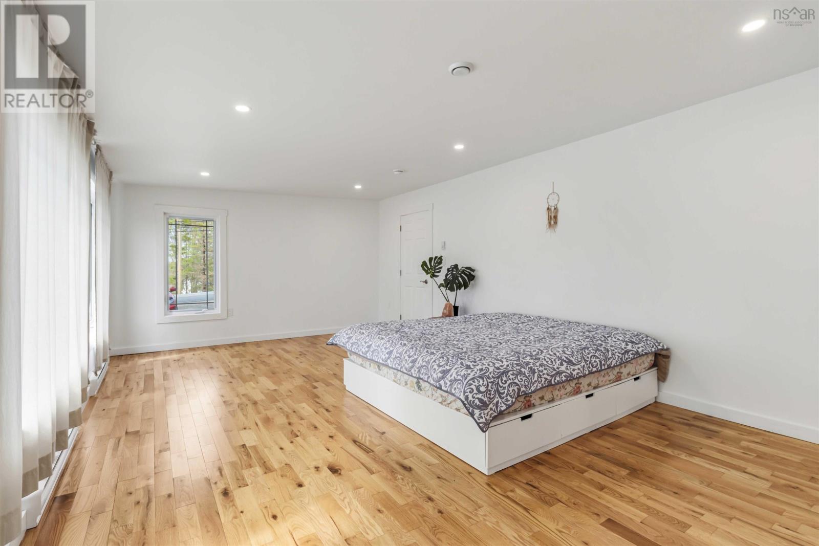 Property 3 of 48 of 42 Cornwall Road
