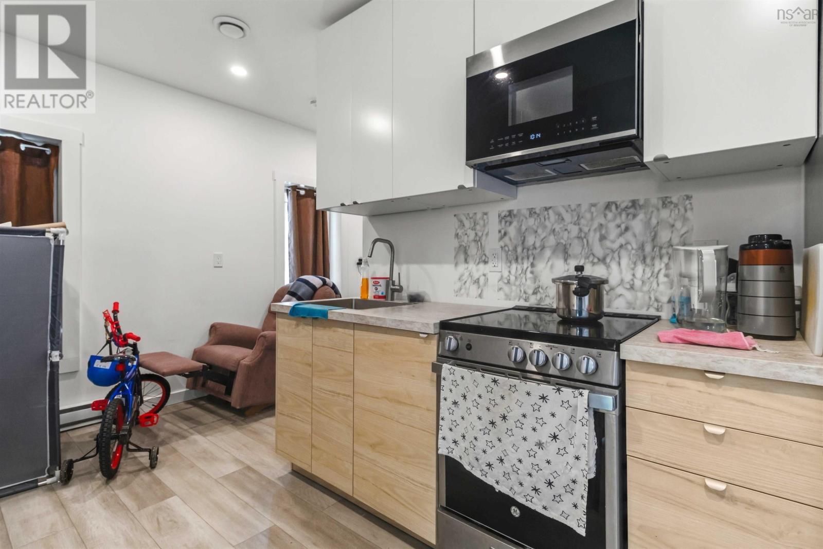 Property 20 of 48 of 42 Cornwall Road