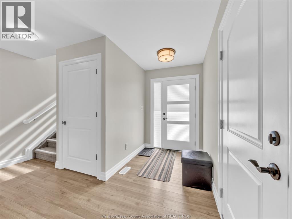 201 MEADOWVIEW AVENUE - 18