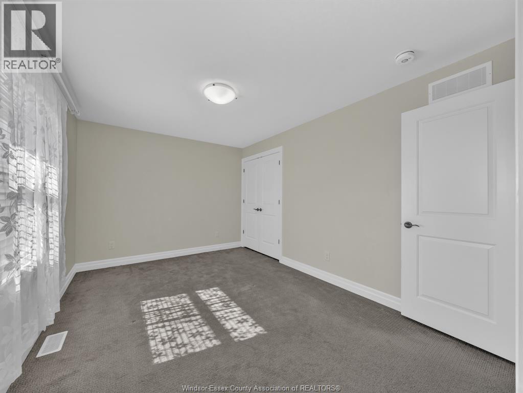 201 MEADOWVIEW AVENUE - 24