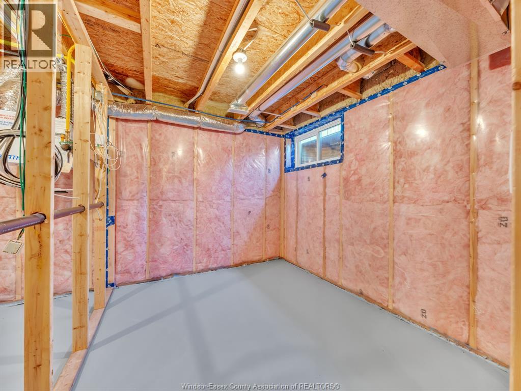 201 MEADOWVIEW AVENUE - 27