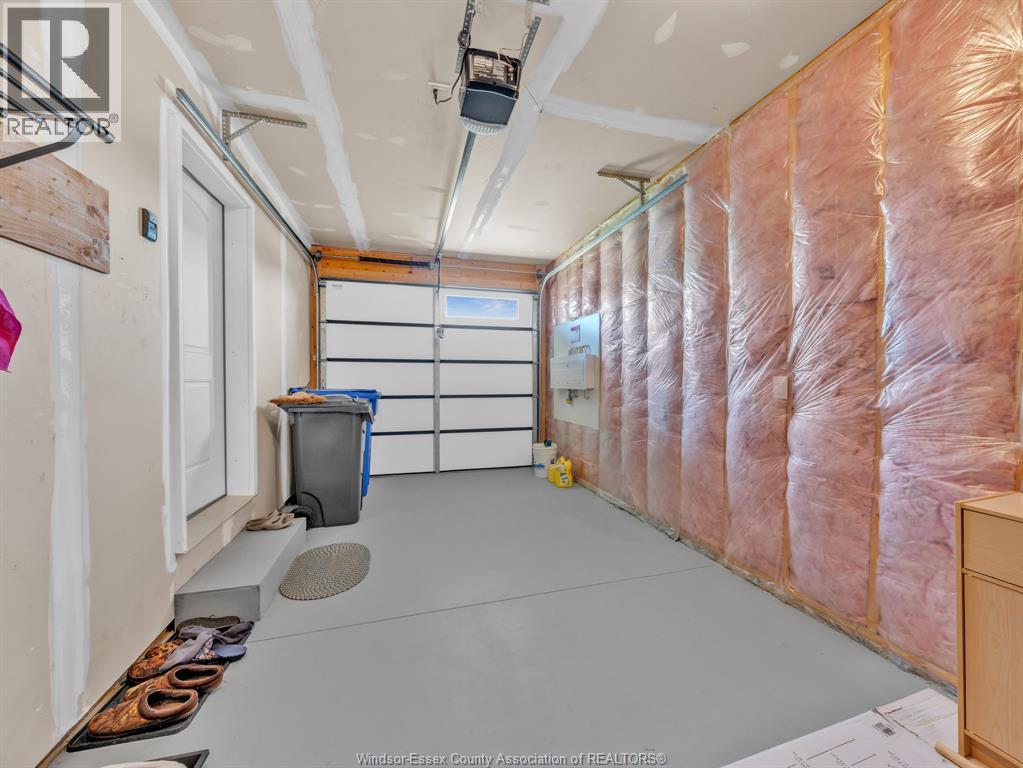 201 MEADOWVIEW AVENUE - 30