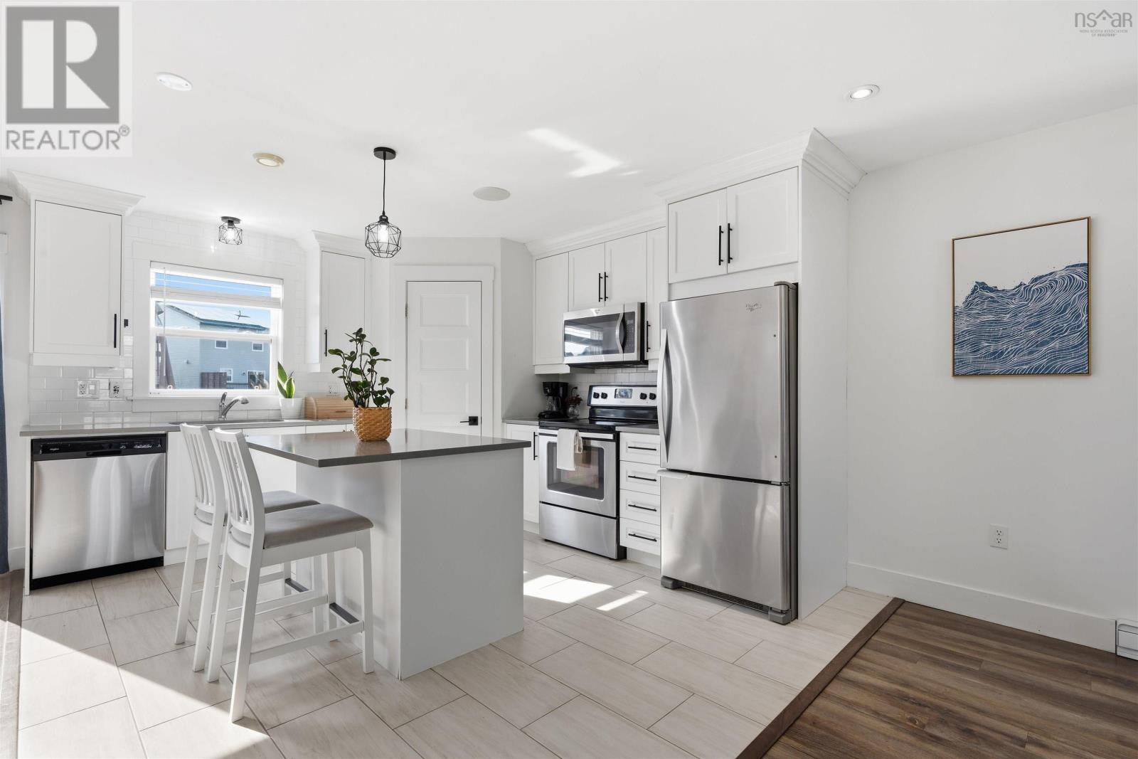Property 24 of 27 of 108 Onyx Crescent