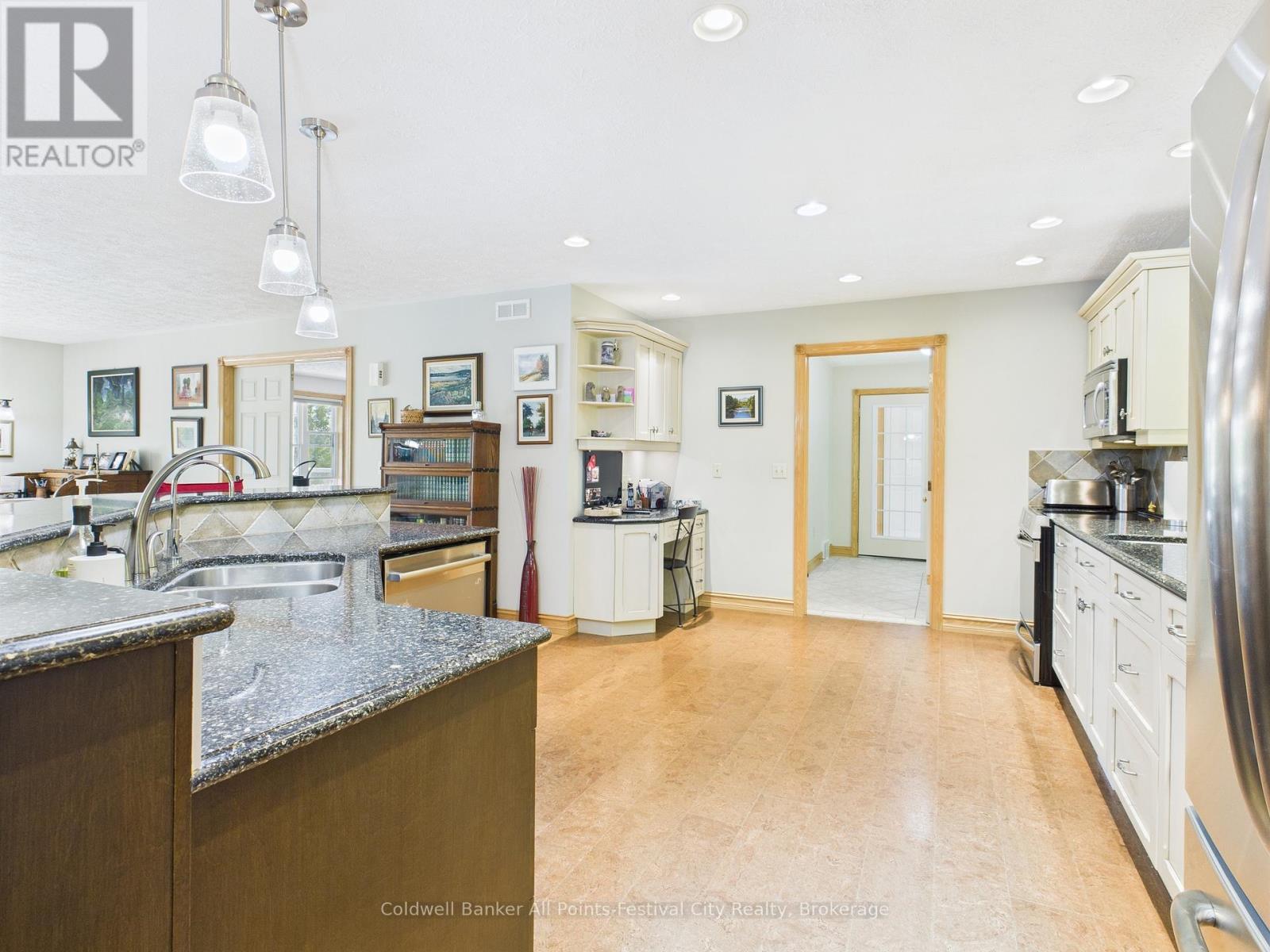 390 PARADISE LAKE STREET - 13