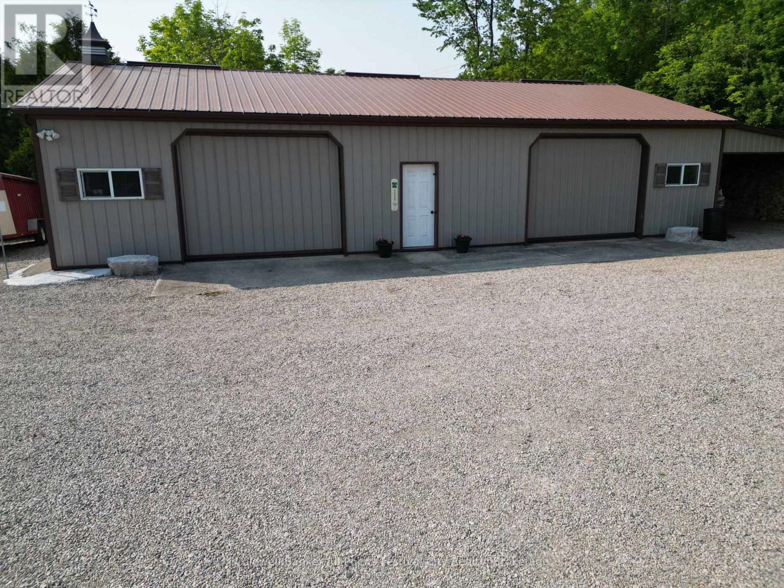 390 PARADISE LAKE STREET - 42