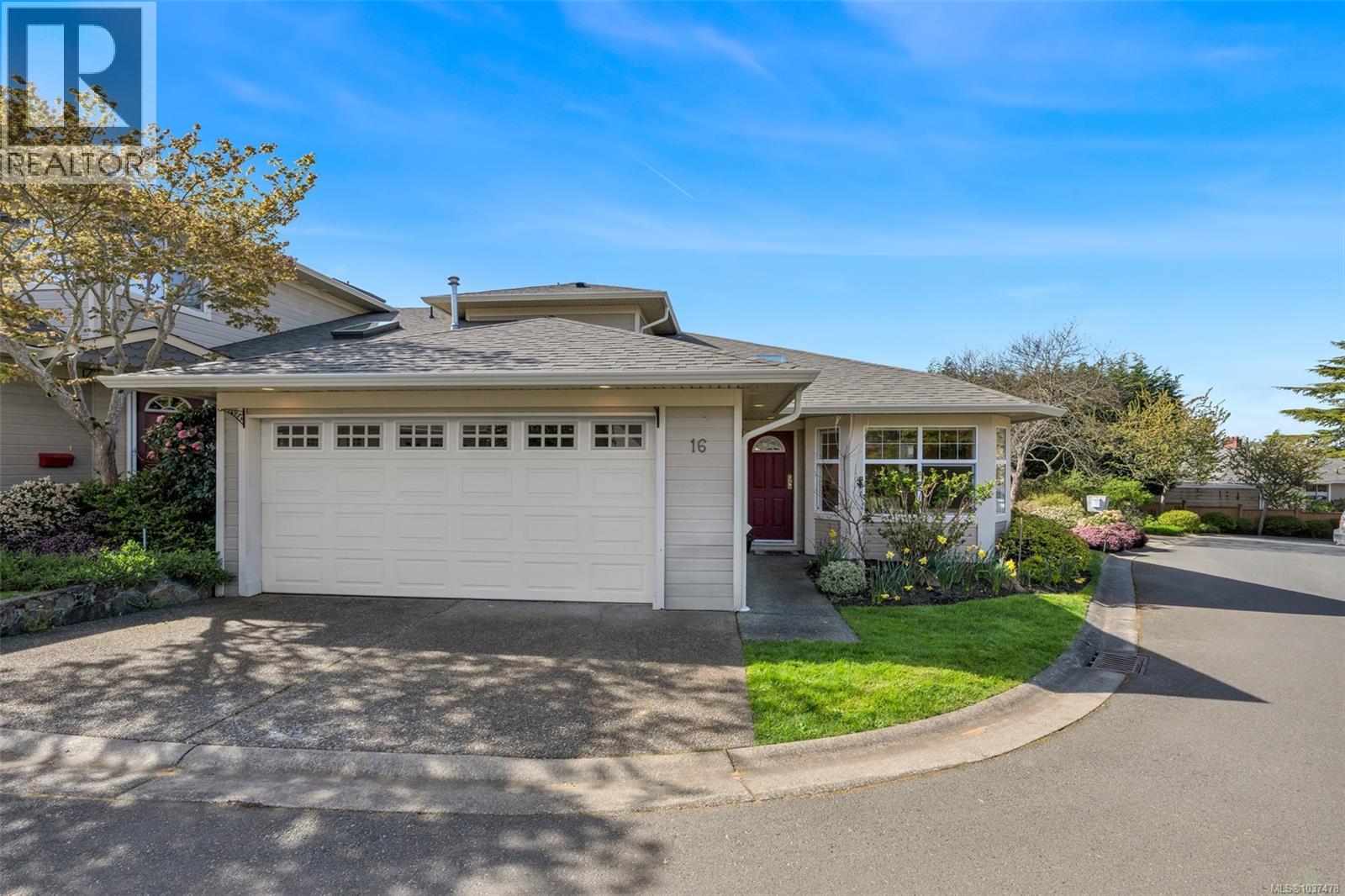 #16 4383 Torquay Dr - 1