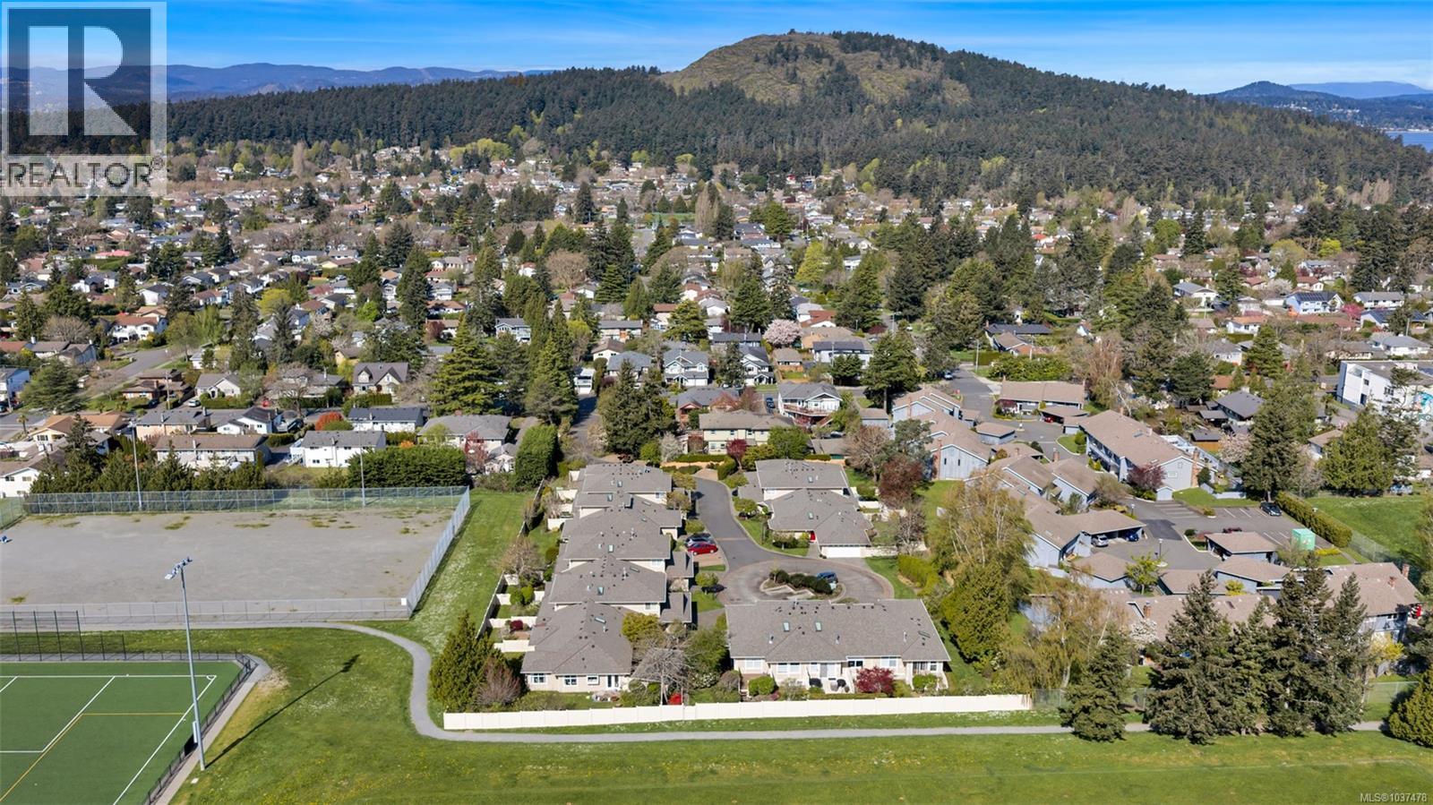 #16 4383 Torquay Dr - 10