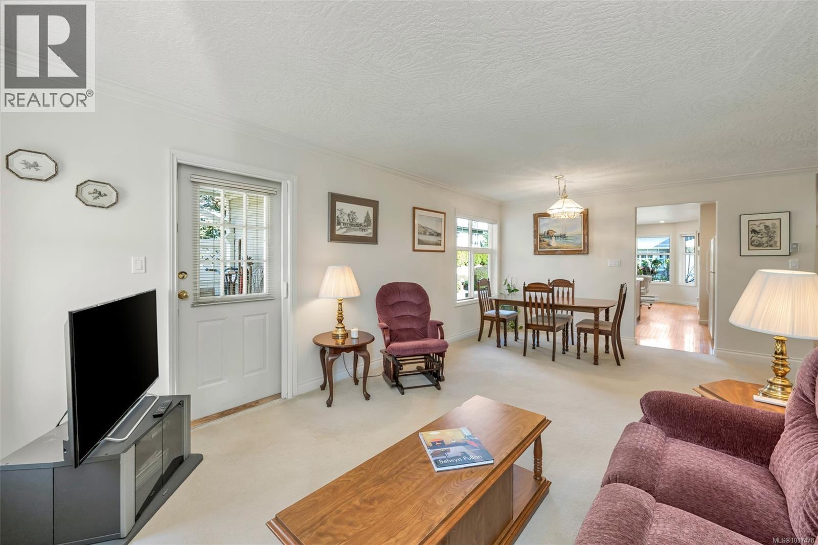 #16 4383 Torquay Dr - 19