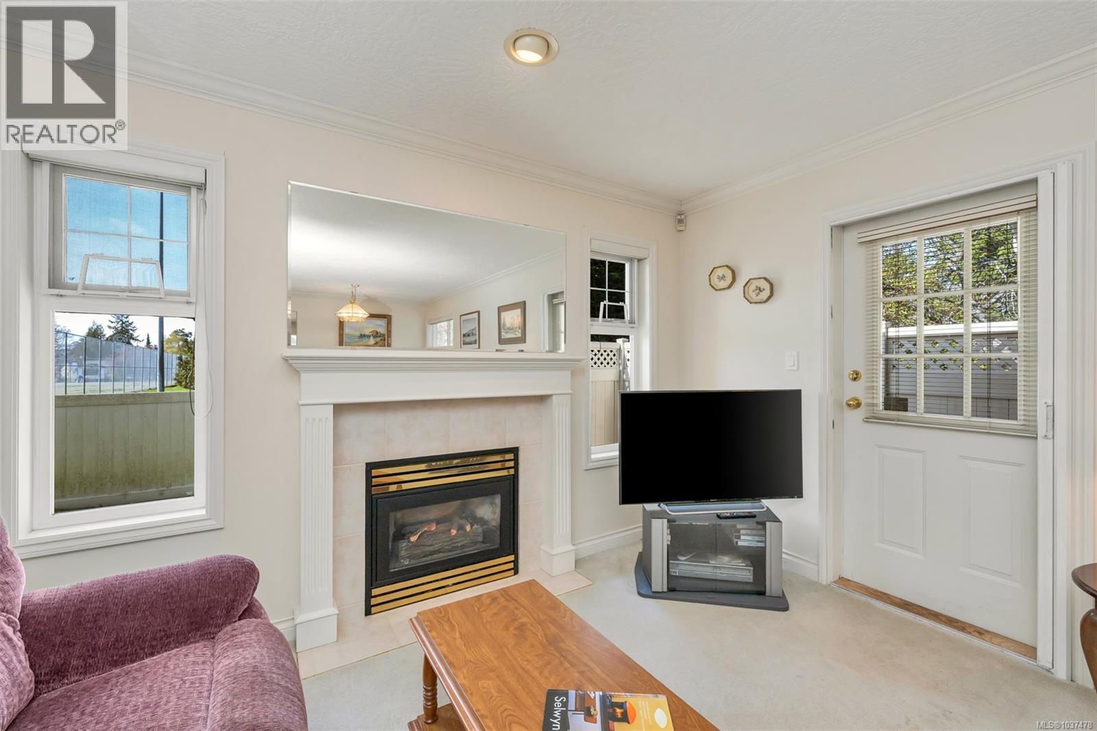 #16 4383 Torquay Dr - 22