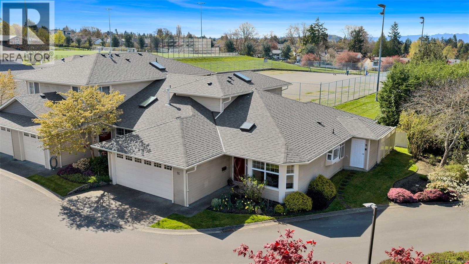 #16 4383 Torquay Dr - Image 3