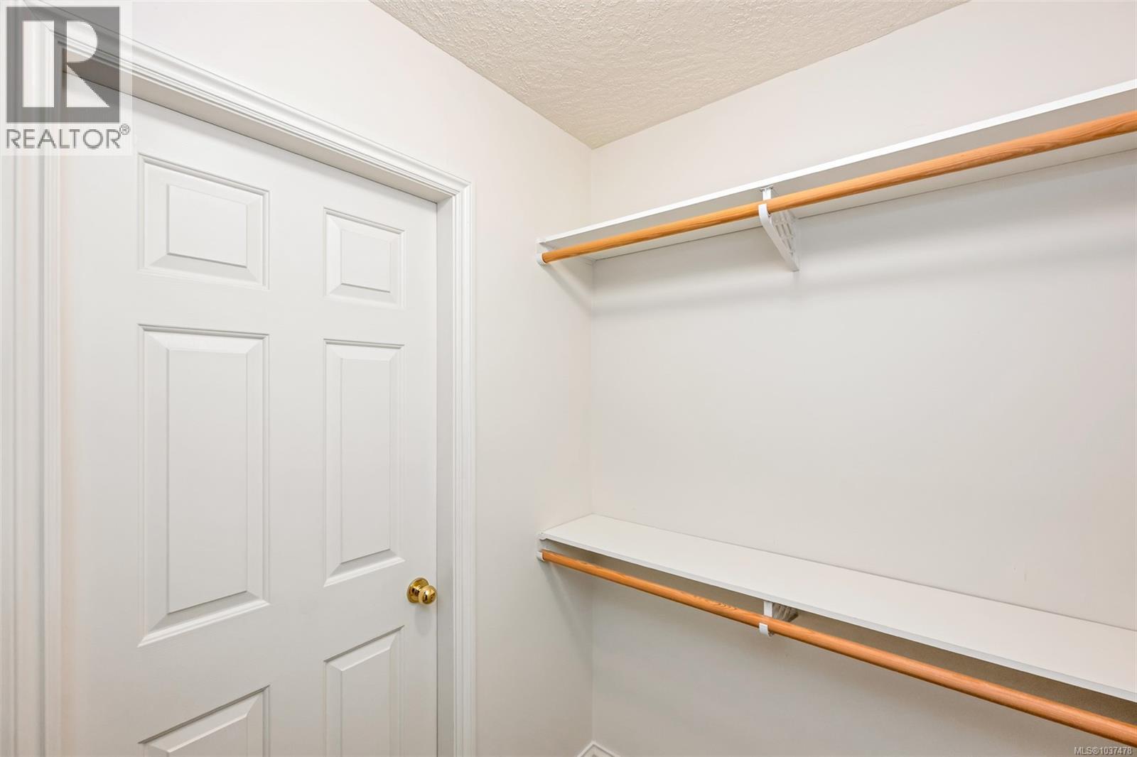 #16 4383 Torquay Dr - 31