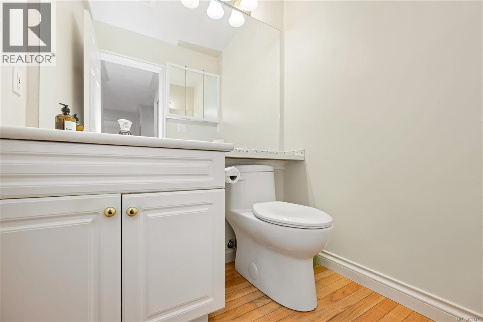 #16 4383 Torquay Dr - 34