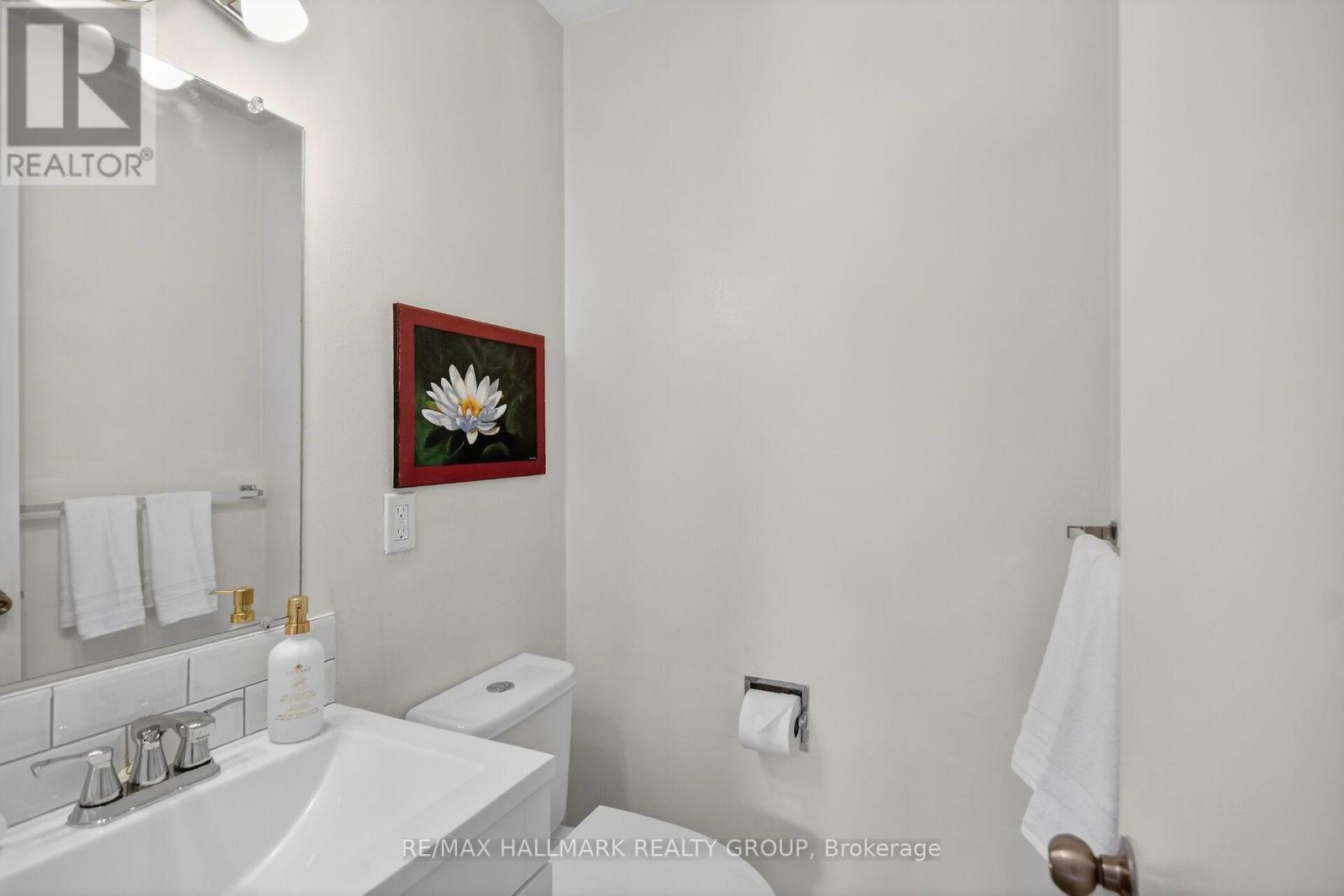 427 MOODIE DRIVE - 19