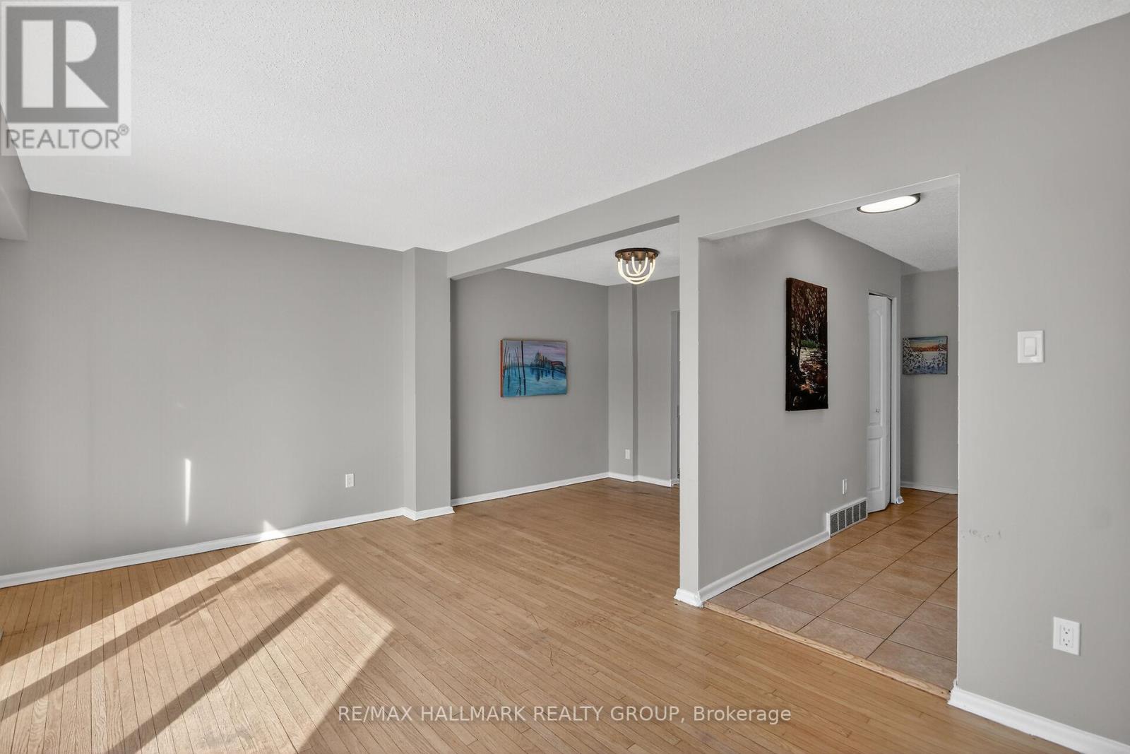 427 MOODIE DRIVE - 13