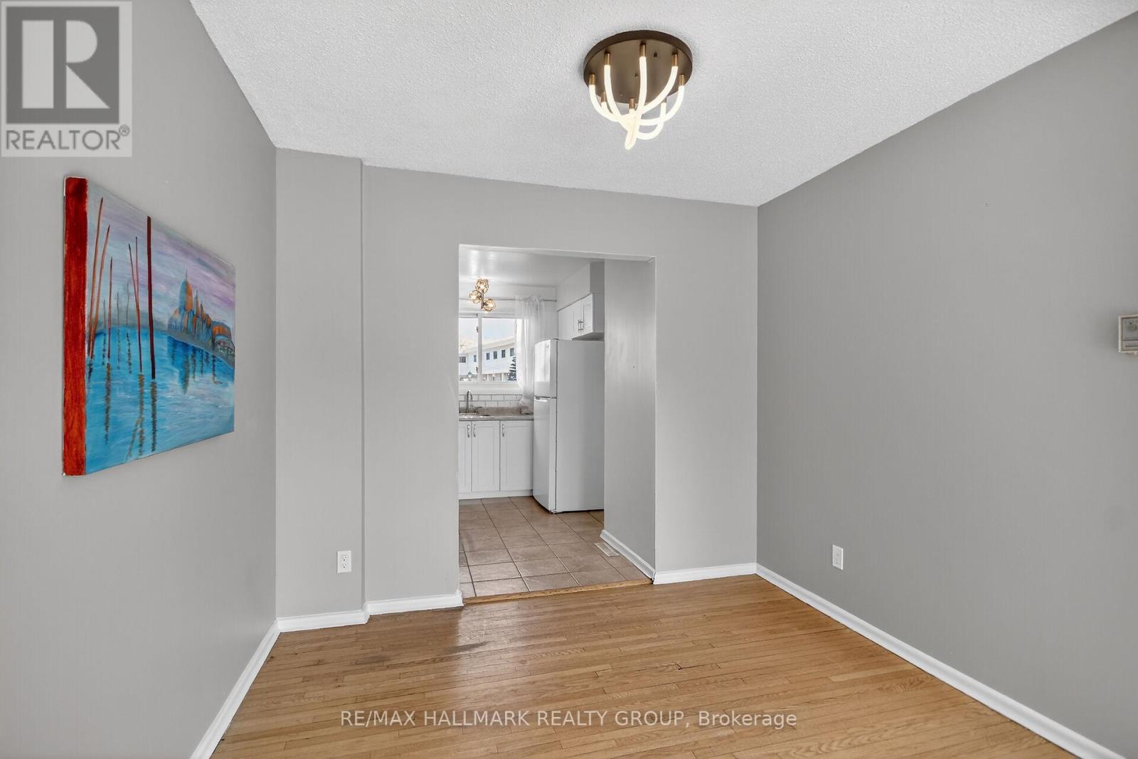 427 MOODIE DRIVE - 17