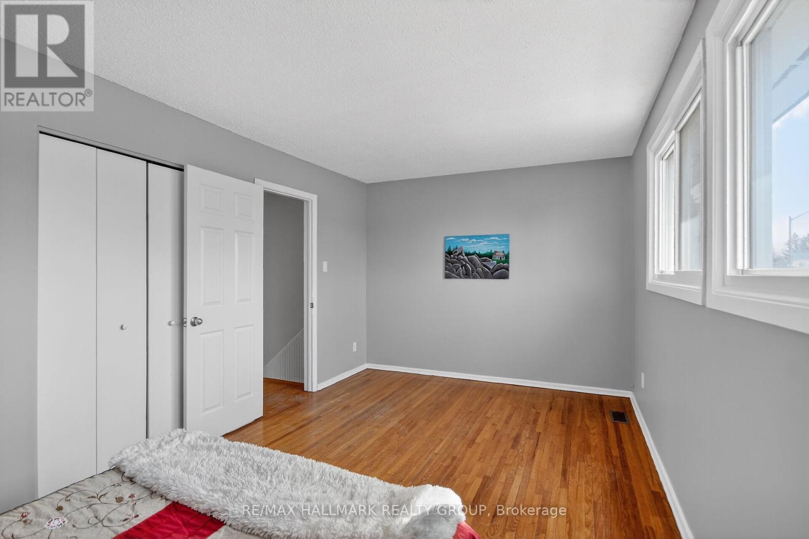 427 MOODIE DRIVE - 22