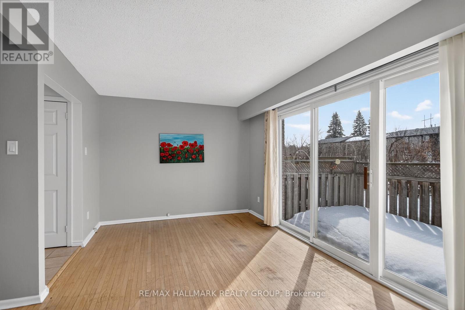 427 MOODIE DRIVE - 9