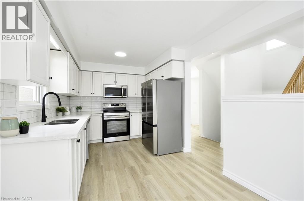 32 KROEGER Crescent - 10