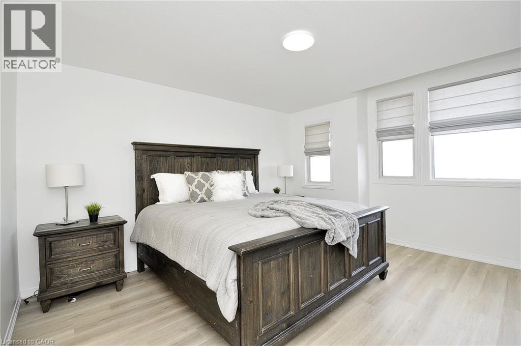 32 KROEGER Crescent - 18