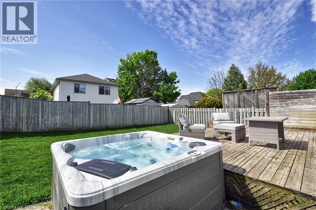 32 KROEGER Crescent - 24