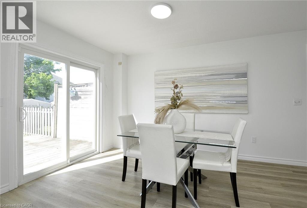 32 KROEGER Crescent - 3