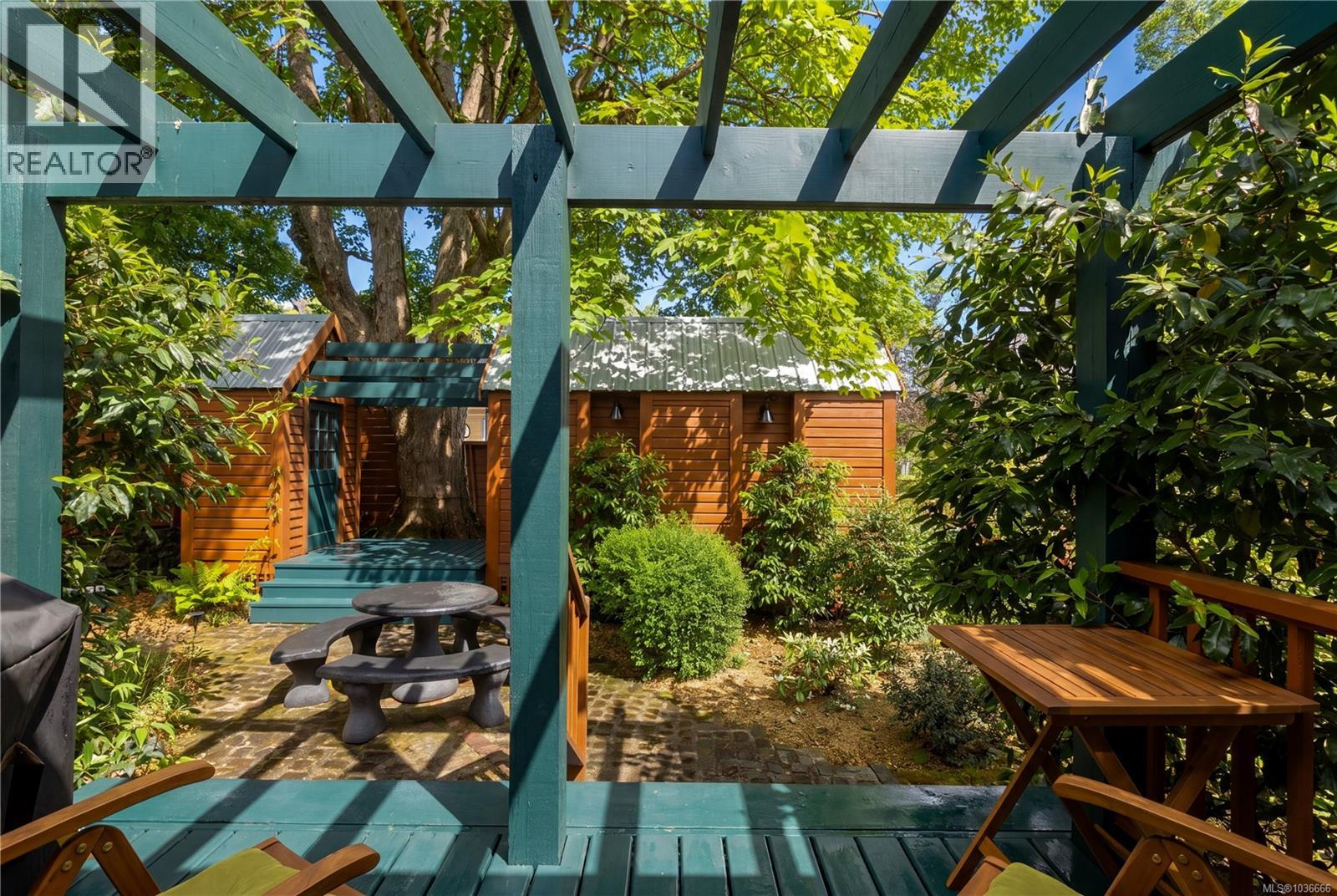 701 Connaught Rd - 20