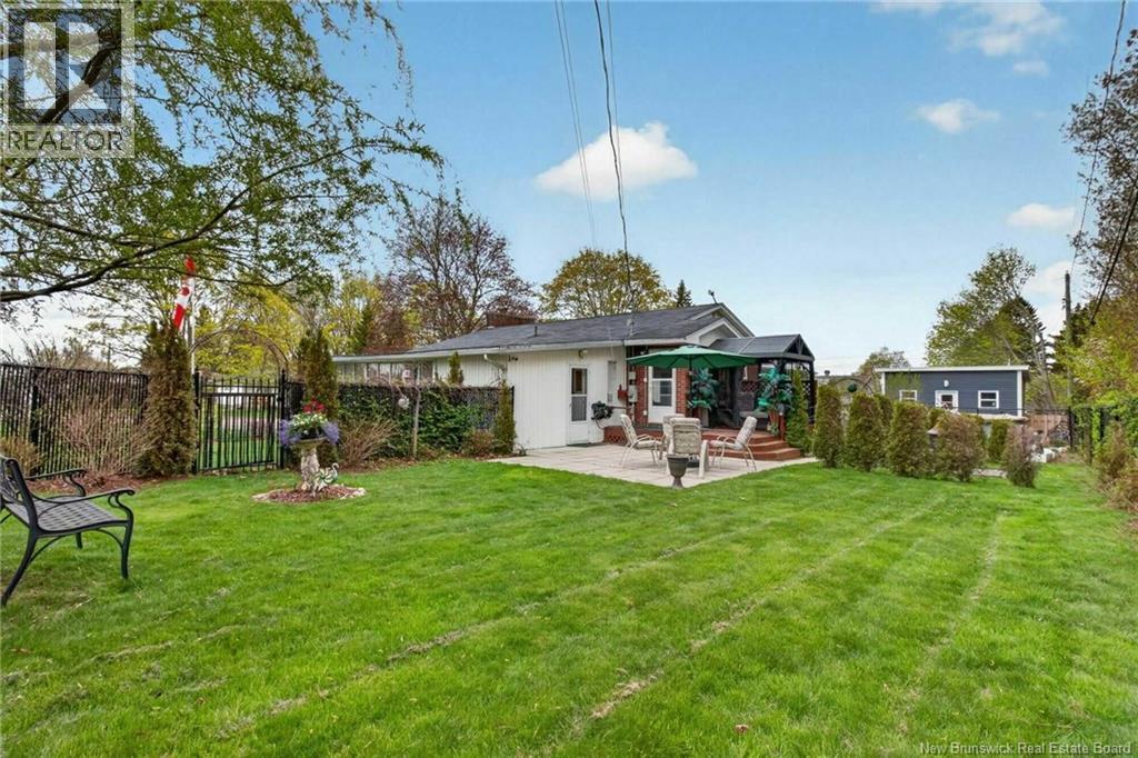 240 Denys Avenue - 16
