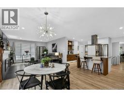 240 Denys Avenue, photo 2