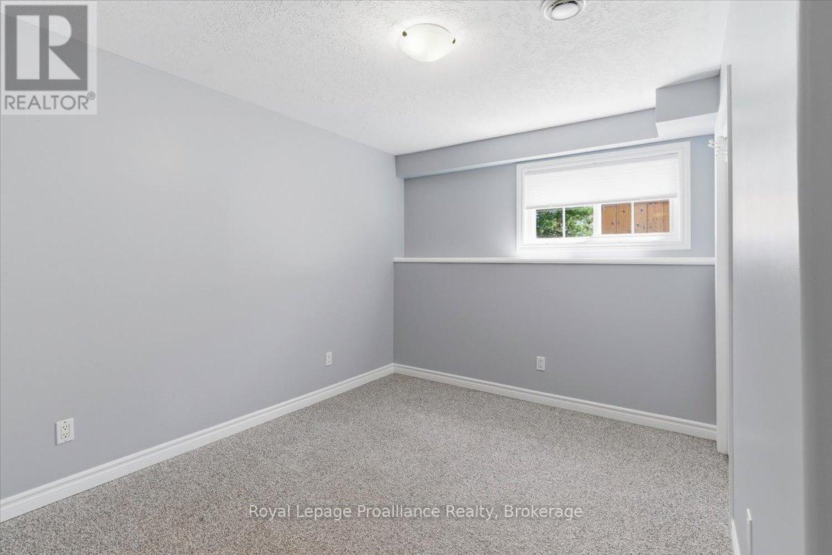 80 WHISPERING WOODS DRIVE - 37