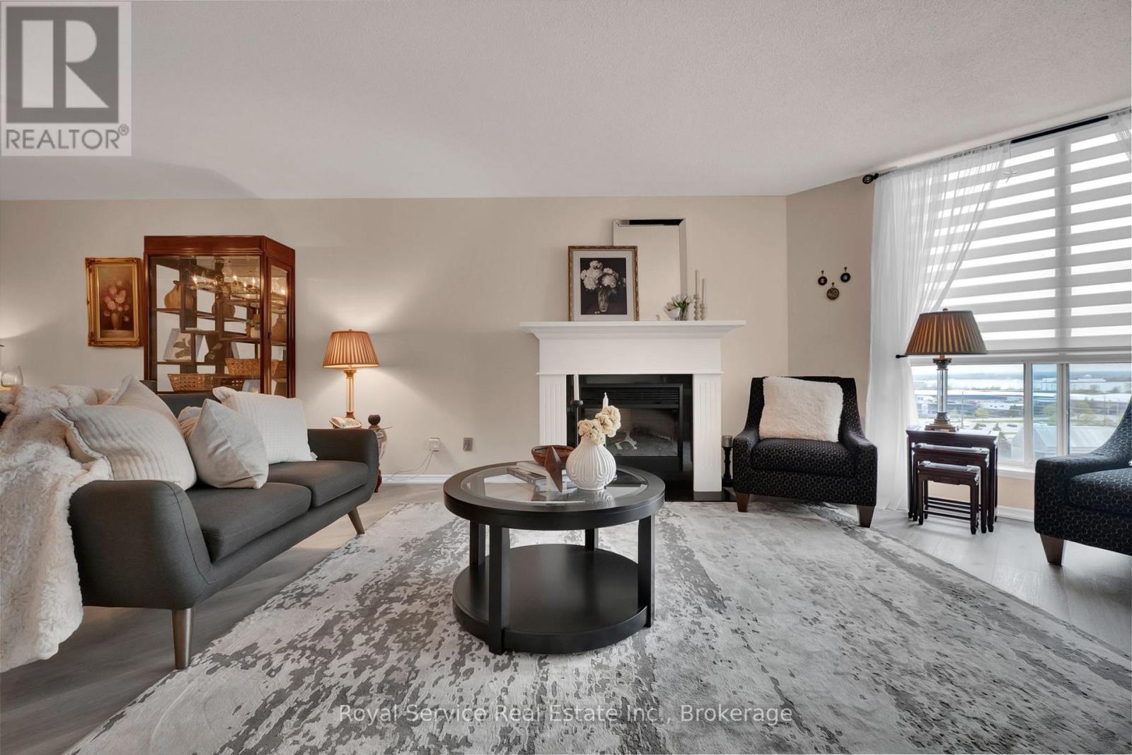 #910 360 WATSON STREET W - 13