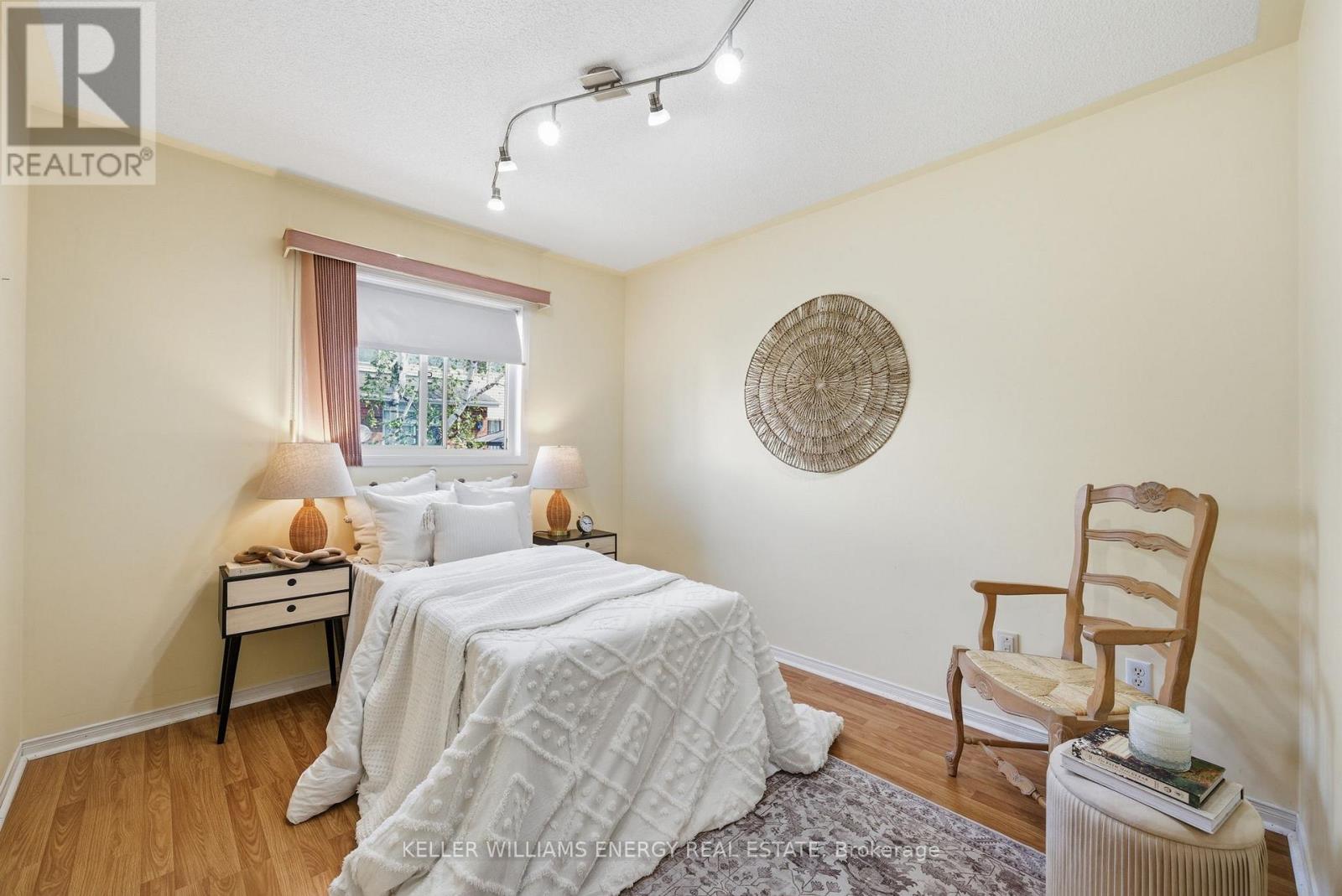 1075 RIDGEMOUNT BOULEVARD - 16