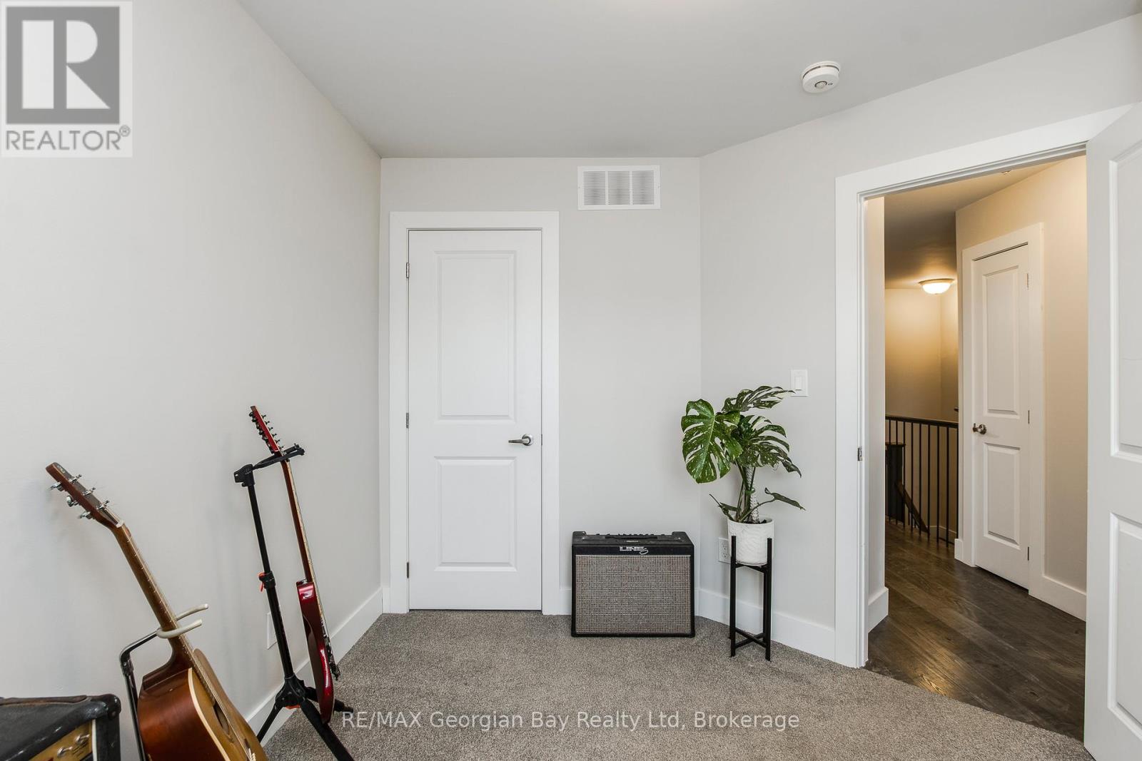 329 YELLOW BIRCH CRESCENT - 24