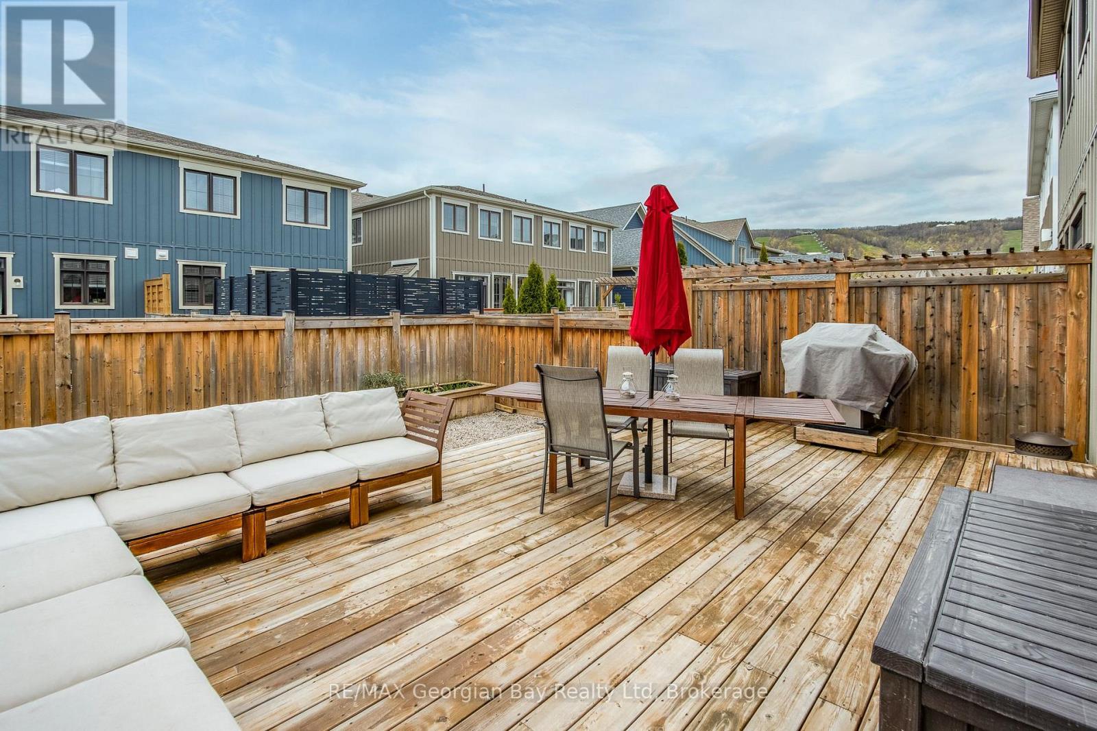 329 YELLOW BIRCH CRESCENT - 32