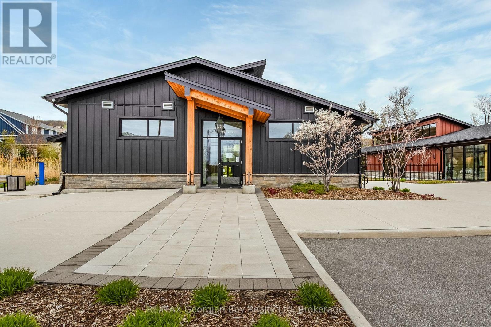 329 YELLOW BIRCH CRESCENT - 39