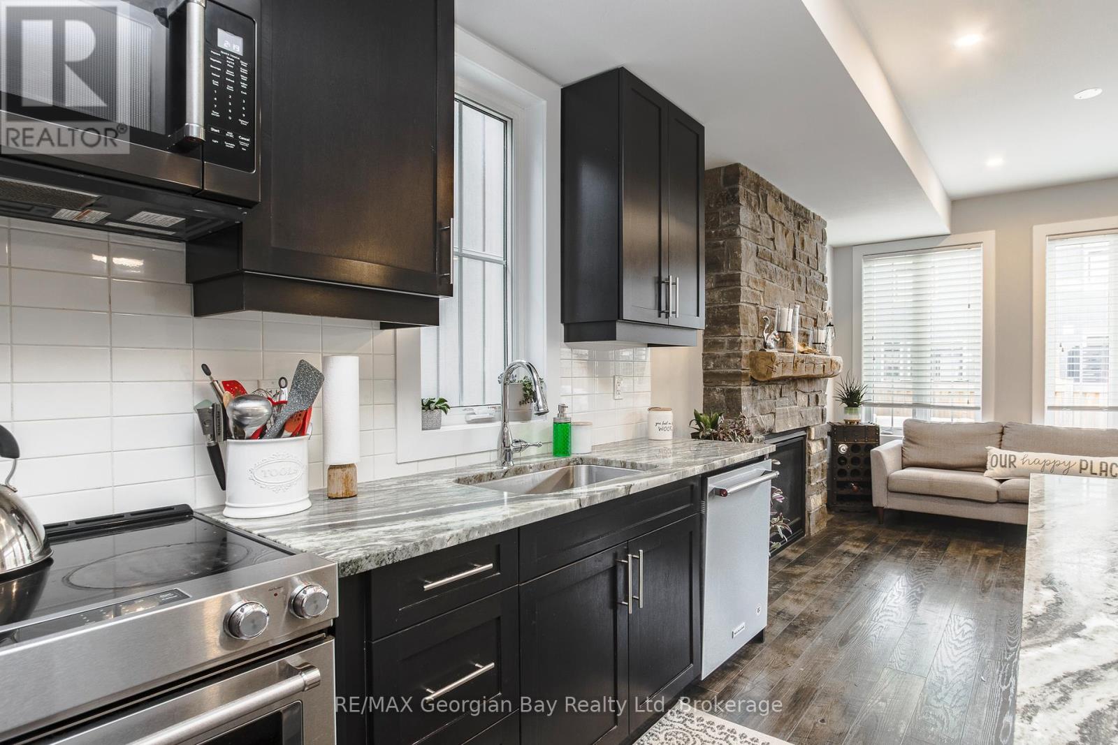 329 YELLOW BIRCH CRESCENT - 7