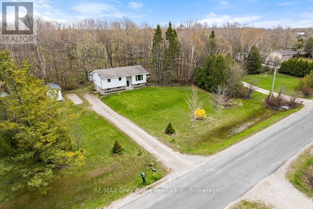 46 MAPLE GOLF CRESCENT - 13