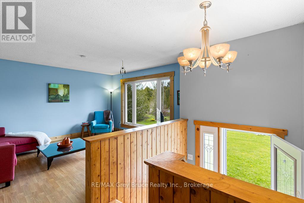 46 MAPLE GOLF CRESCENT - 18
