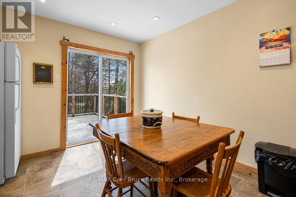 46 MAPLE GOLF CRESCENT - 24